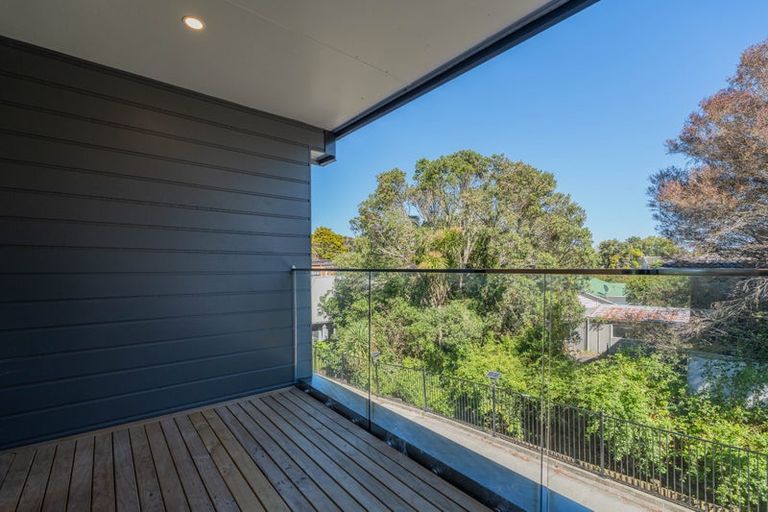 Photo of property in 11/9 Schnapper Rock Road, Greenhithe, Auckland, 0632