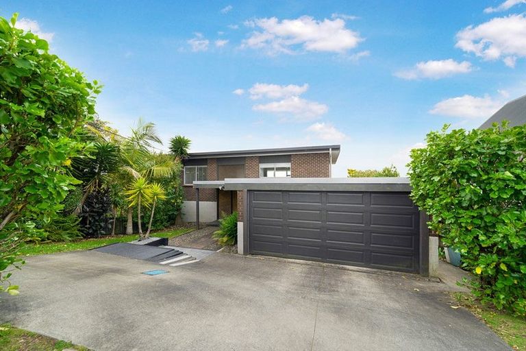 Photo of property in 229 Golf Road, Titirangi, Auckland, 0604