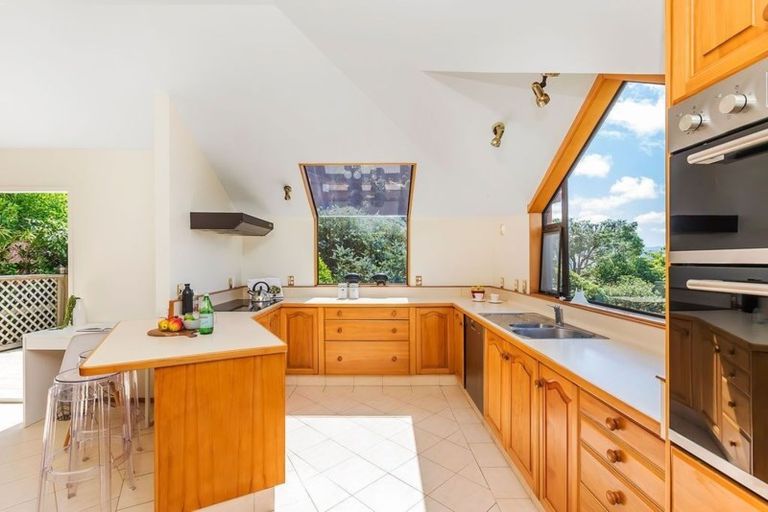 Photo of property in 65 Rama Crescent, Khandallah, Wellington, 6035