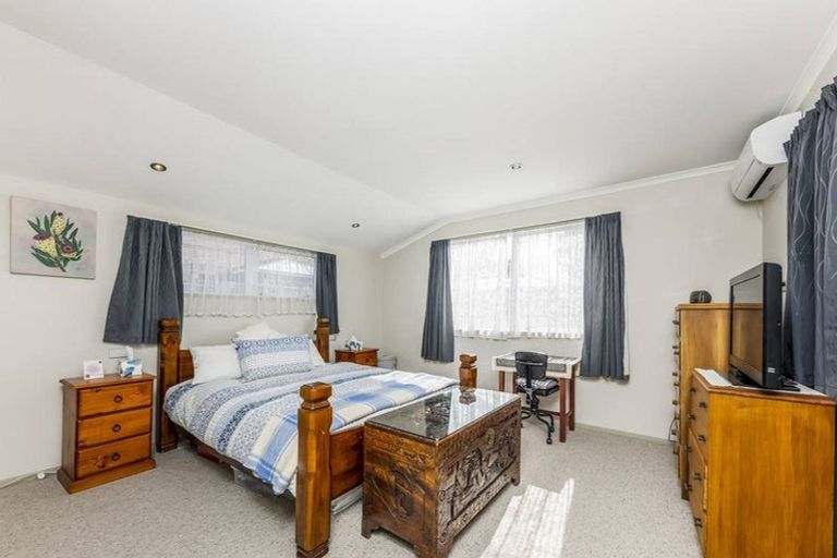 Photo of property in 34 Marvon Downs Avenue, Pakuranga Heights, Auckland, 2010