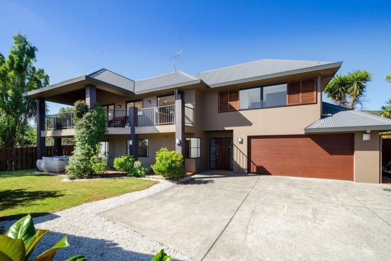 Photo of property in 77a Mcleod Road, Te Atatu South, Auckland, 0610