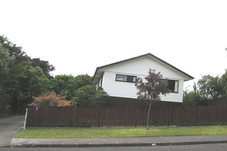 Photo of property in 6 Santiago Crescent, Unsworth Heights, Auckland, 0632