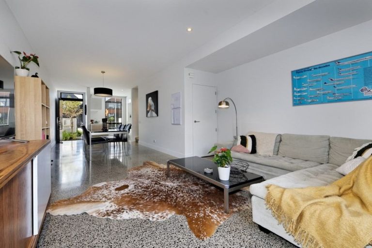 Photo of property in 17 Isitt Road, Hobsonville, Auckland, 0616