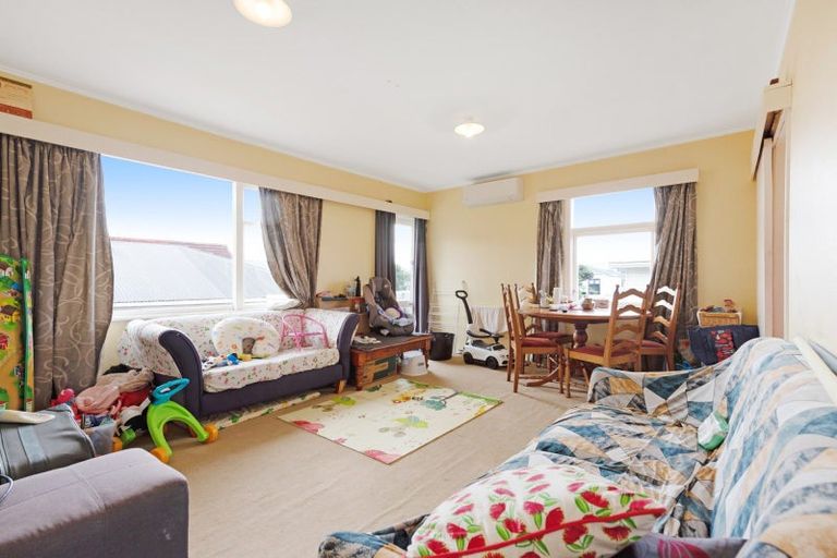 Photo of property in 139u5 Queens Drive, Lyall Bay, Wellington, 6022