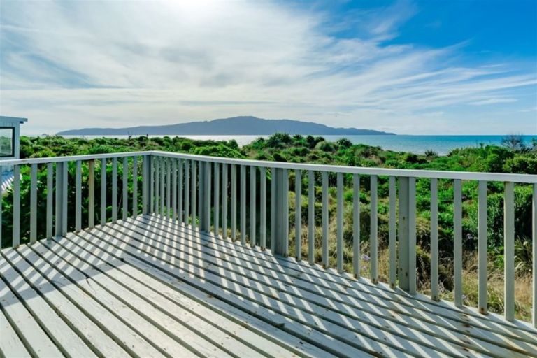Photo of property in 245 Manly Street, Paraparaumu Beach, Paraparaumu, 5032