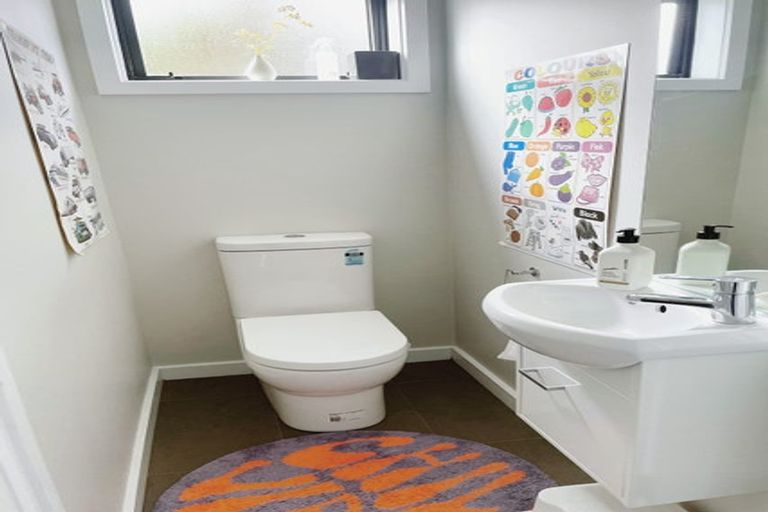 Photo of property in 60u2 Broderick Road, Johnsonville, Wellington, 6037