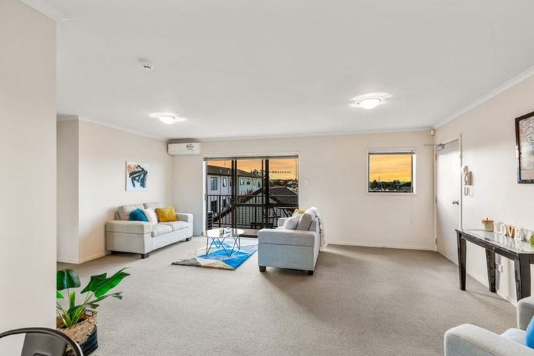 Photo of property in St Claire Village, 180/172 Mcleod Road, Te Atatu South, Auckland, 0610