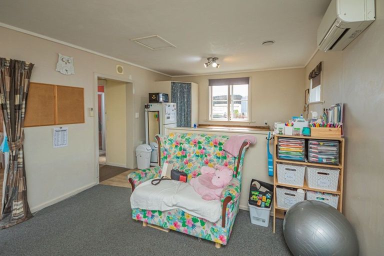 Photo of property in 12a Hokio Beach Road, Levin, 5510
