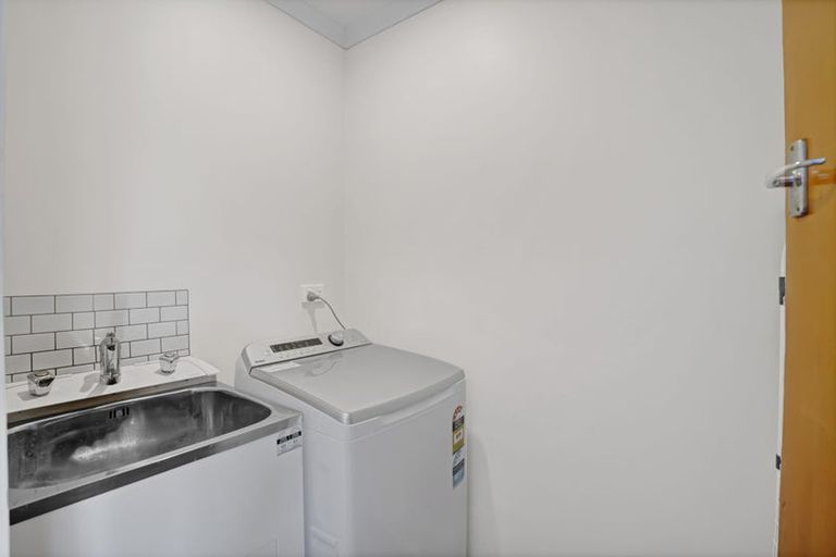 Photo of property in 6 Mahoe Street, Strandon, New Plymouth, 4312