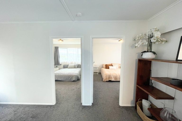 Photo of property in 1 Marlene Avenue, Te Atatu South, Auckland, 0610