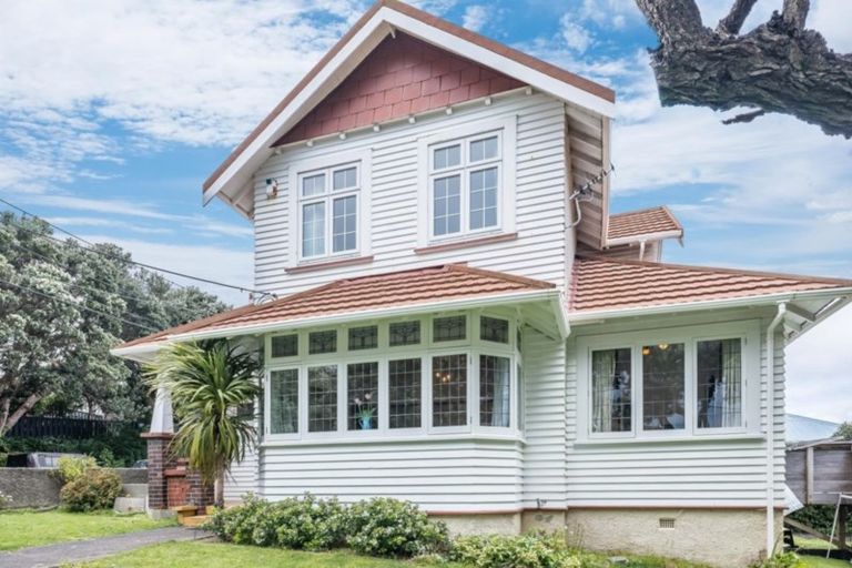 Photo of property in 17 Tamar Street, Island Bay, Wellington, 6023