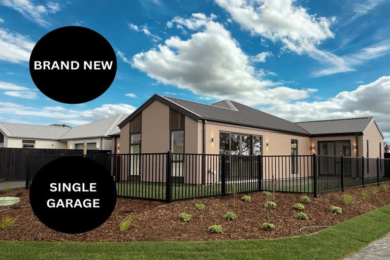 Photo of property in 2 Paradise Way, Halswell, 8025