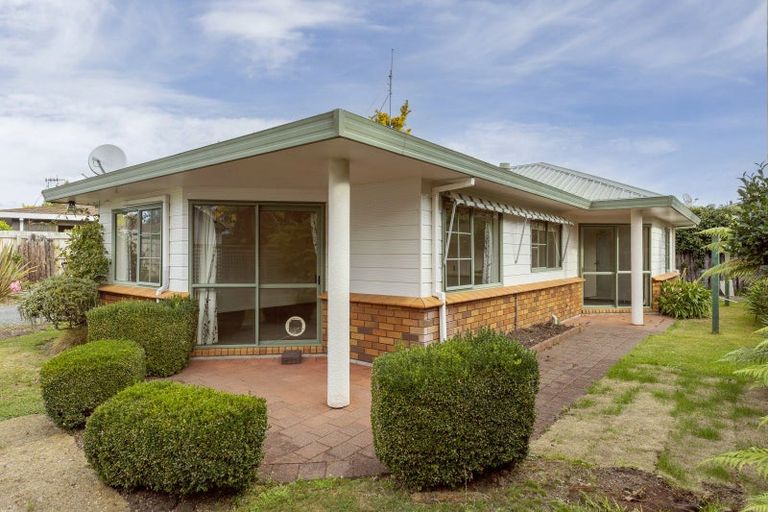 Photo of property in 8 Kathleen Place, Rainbow Point, Taupo, 3330