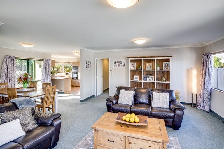 Photo of property in 5a Montague Way, Taradale, Napier, 4112