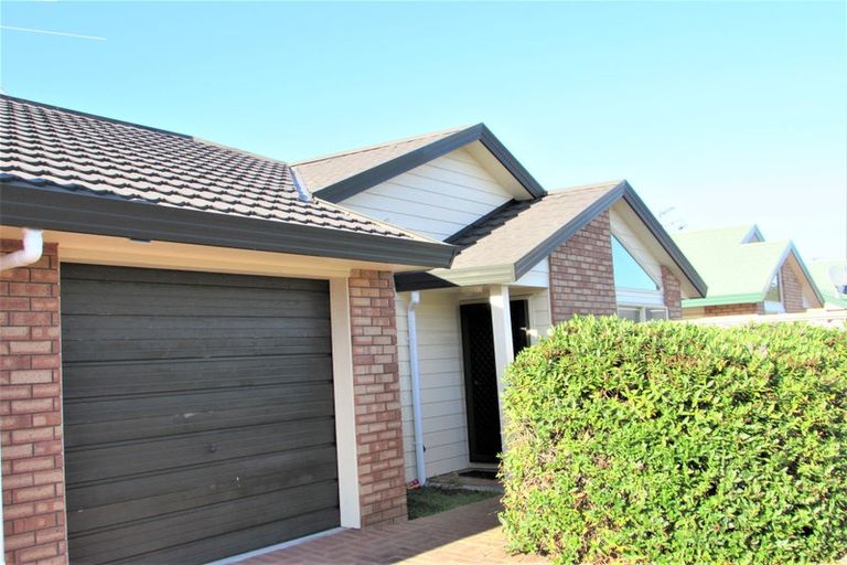 Photo of property in Miramar Villas, 3u5 Byron Street, Miramar, Wellington, 6022