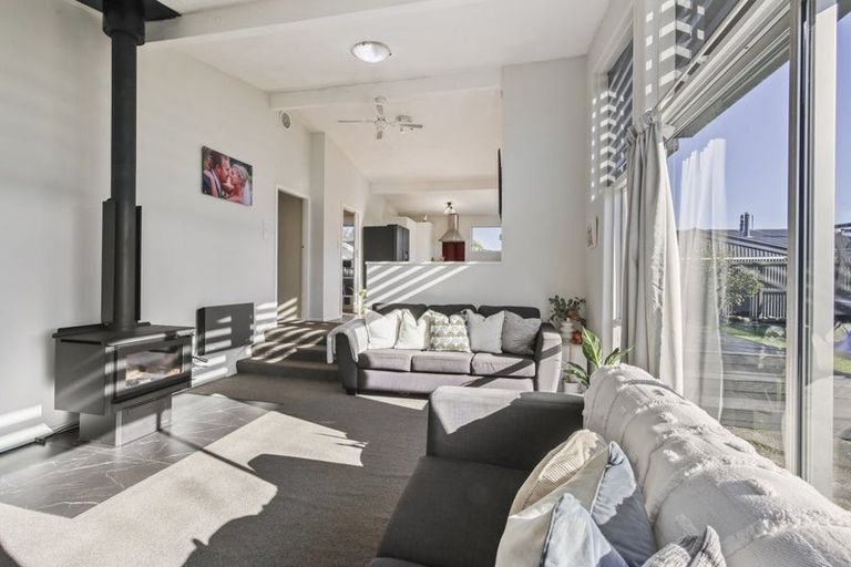 Photo of property in 2 Watson Place, Rangiora, 7400