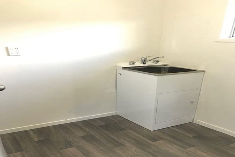 Photo of property in 119 Lynn Road, Bayview, Auckland, 0629