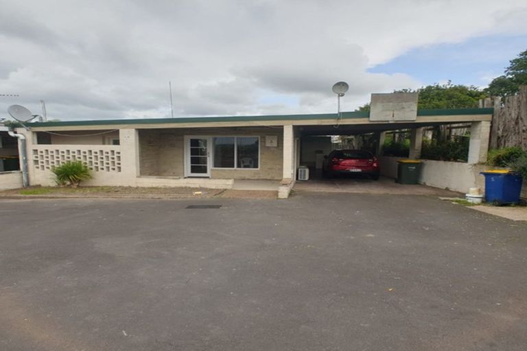Photo of property in 40a/1 West Coast Road, Glen Eden, Auckland, 0602