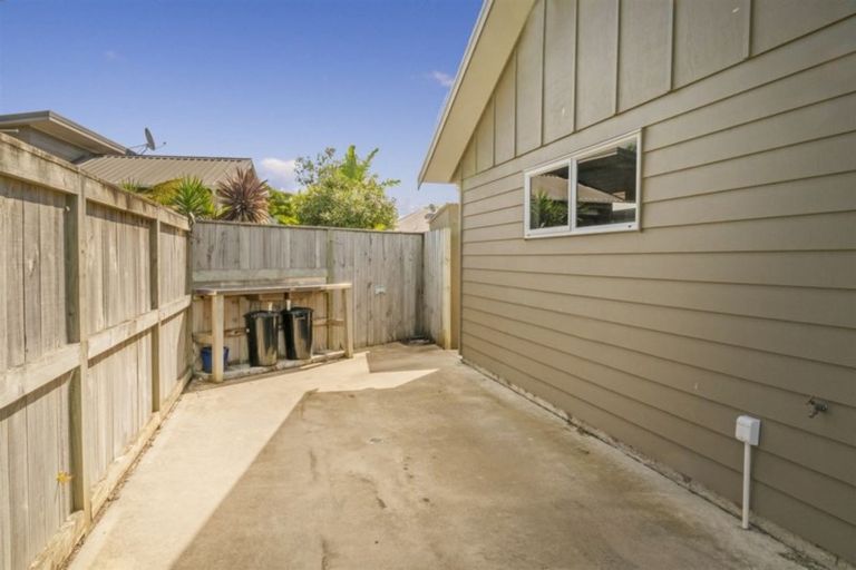 Photo of property in 10 Dotterel Place, Whitianga, 3510