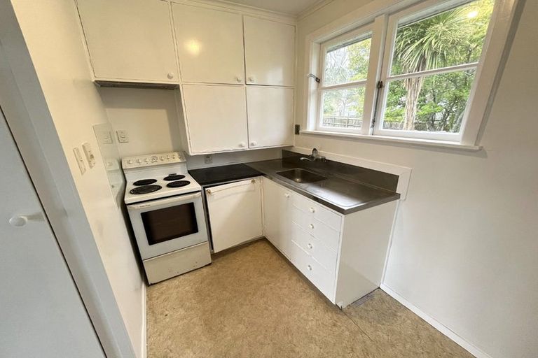 Photo of property in 82-88 Strand Crescent, Naenae, Lower Hutt, 5011