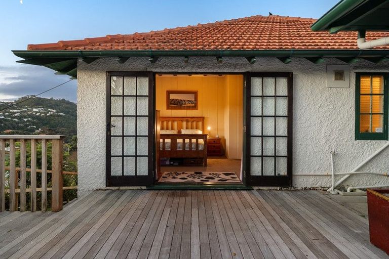 Photo of property in 23 Saint Michaels Crescent, Kelburn, Wellington, 6012