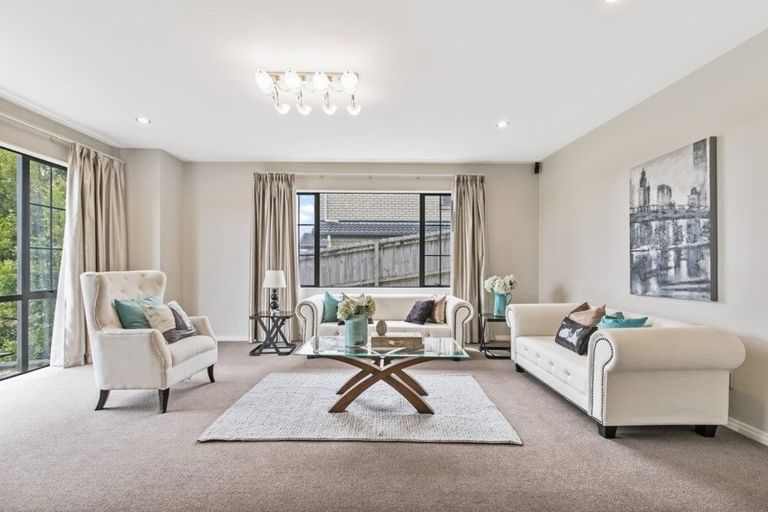 Photo of property in 99 Laurel Oak Drive, Schnapper Rock, Auckland, 0632