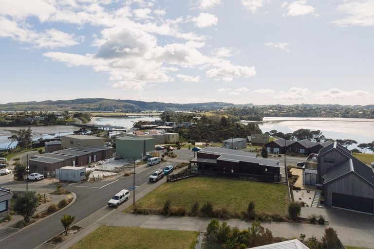 Photo of property in 3 Omahina Street, Raglan, 3225