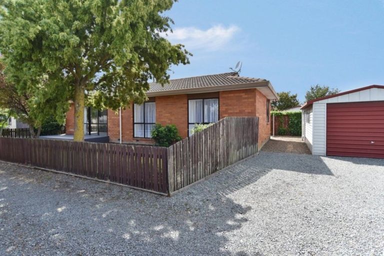 Photo of property in 1/126b Inwoods Close, Parklands, Christchurch, 8083