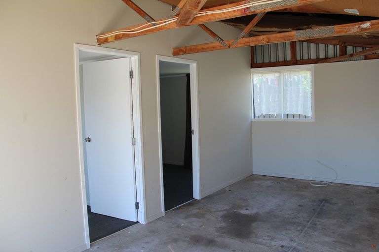 Photo of property in 11 Minton Place, Manurewa, Auckland, 2102