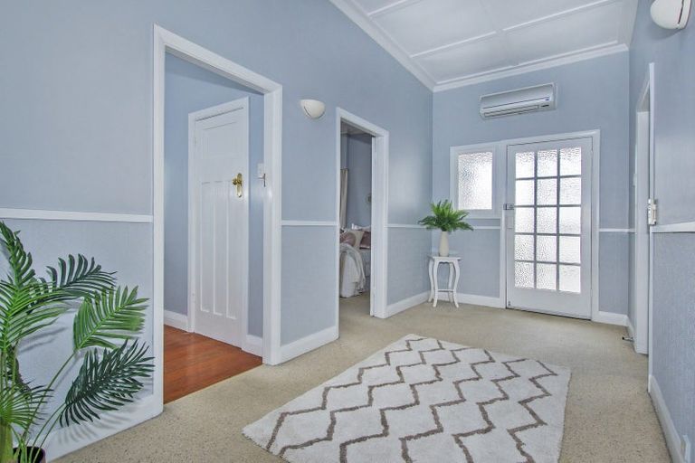 Photo of property in 11 Kent Road, Regent, Whangarei, 0112
