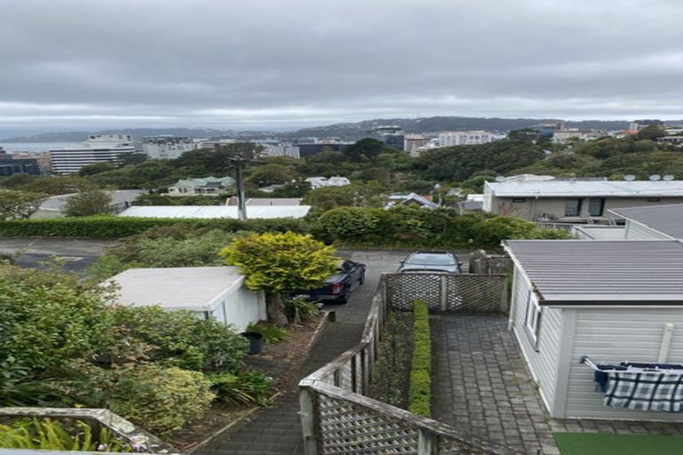 Photo of property in 13b Upper Lewisville Terrace, Thorndon, Wellington, 6011
