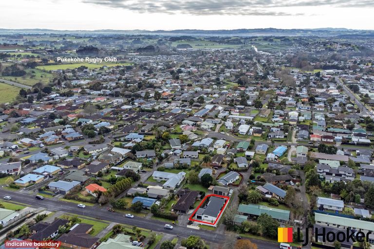 Photo of property in 16 Puriri Road, Pukekohe, 2120