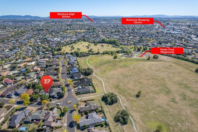 Photo of property in 37 Bramley Drive, Rototuna, Hamilton, 3210