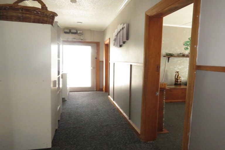 Photo of property in 15 Grey Road, Reefton, 7830