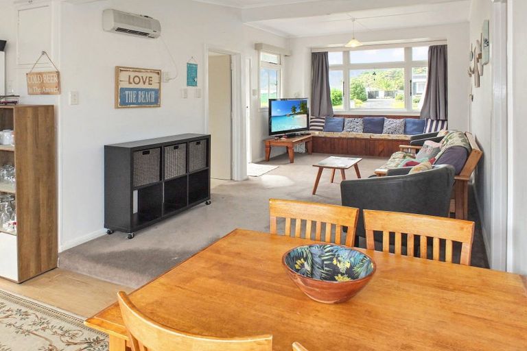Photo of property in 3 Chrystall Street, Foxton Beach, Foxton, 4815