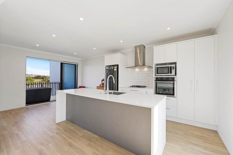 Photo of property in 1 Bonnette Road, Flat Bush, Auckland, 2019