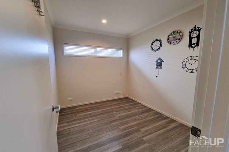 Photo of property in 10 Toheroa Street, Hobsonville, Auckland, 0616