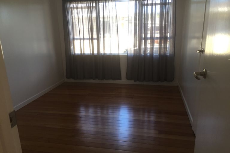 Photo of property in 257 Henderson Valley Road, Henderson, Auckland, 0612