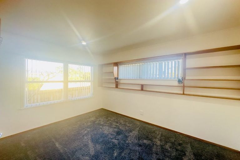 Photo of property in 73 Christmas Road, Manurewa, Auckland, 2102