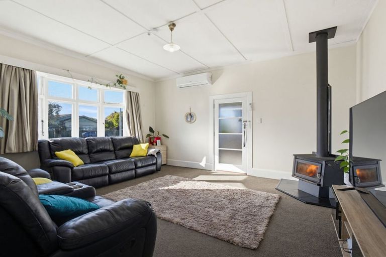 Photo of property in 12 Lyndhurst Street, Takaro, Palmerston North, 4412