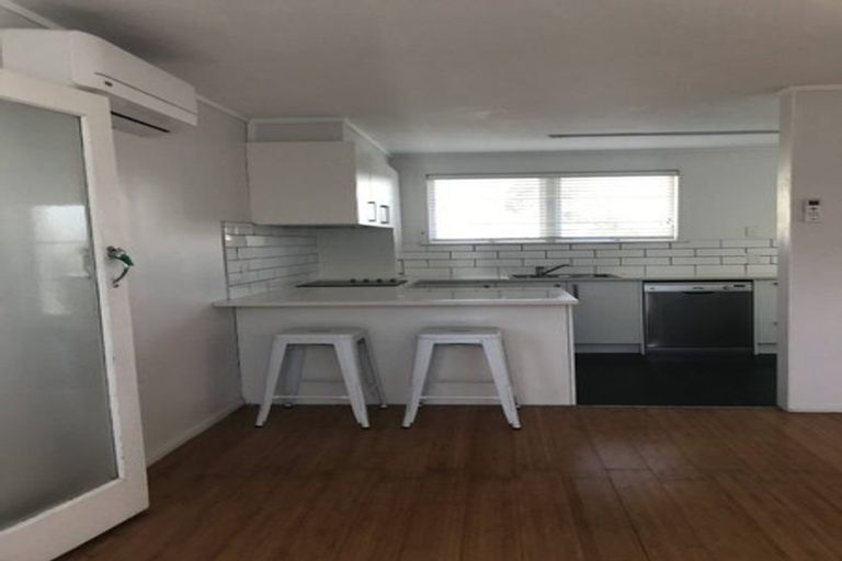 Photo of property in 2/8 James Road, Manurewa, Auckland, 2102