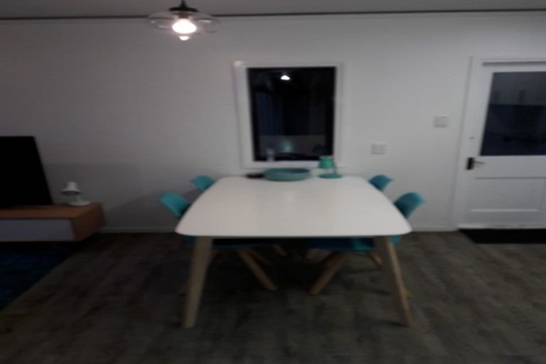 Photo of property in 2f2 Oriental Terrace, Mount Victoria, Wellington, 6011