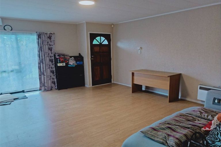 Photo of property in 26 Sandgate Avenue, Botany Downs, Auckland, 2010