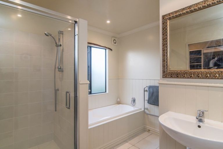 Photo of property in 9 Shearwater Rise, Paraparaumu Beach, Paraparaumu, 5032