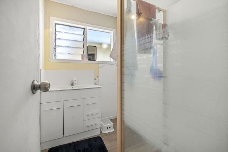 Photo of property in 145 Portage Road, New Lynn, Auckland, 0600