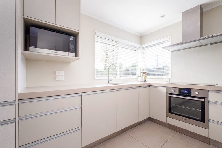 Photo of property in 2/77a Hinau Street, Riccarton, Christchurch, 8041