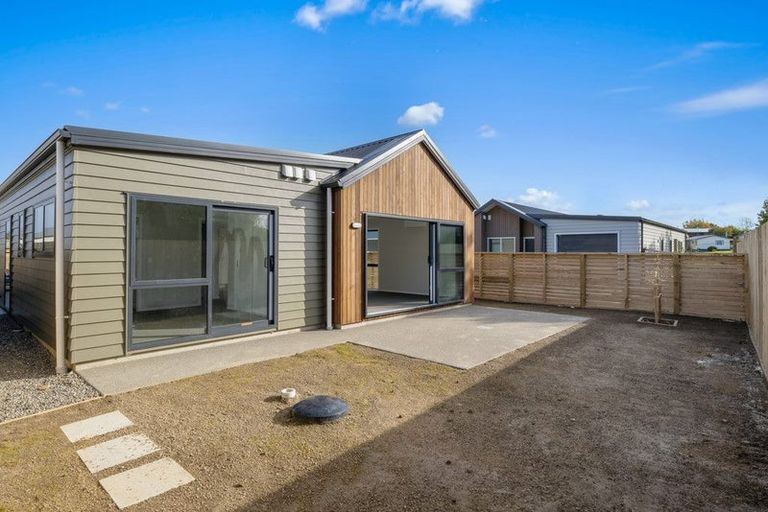 Photo of property in 24 Koru Loop, Paraparaumu, 5032