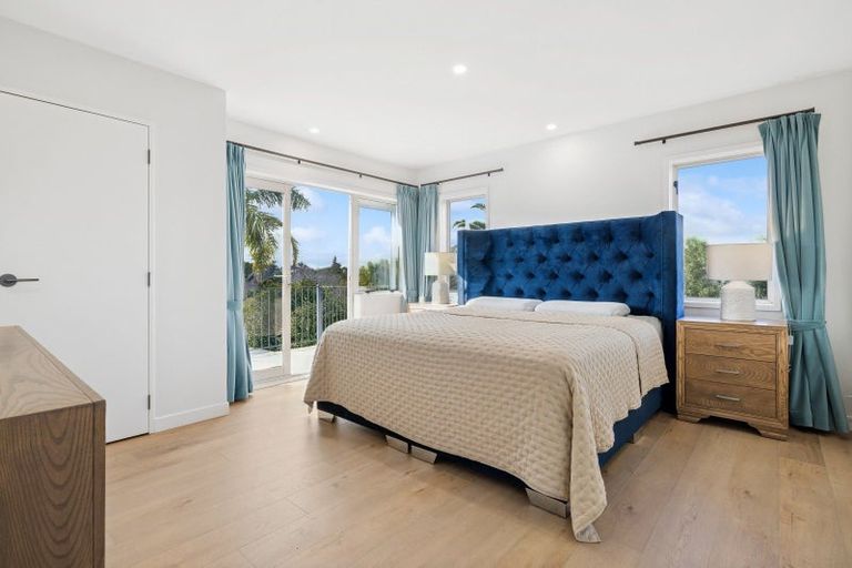 Photo of property in 16 Almond Grove, Greenhithe, Auckland, 0632