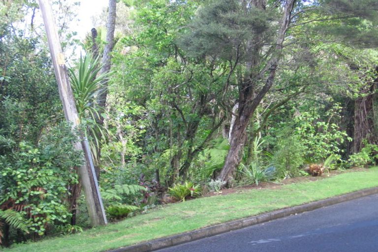 Photo of property in 3 Ngaio Road, Titirangi, Auckland, 0604