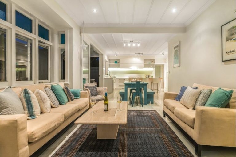 Photo of property in 5 Turnbull Road, Narrow Neck, Auckland, 0624